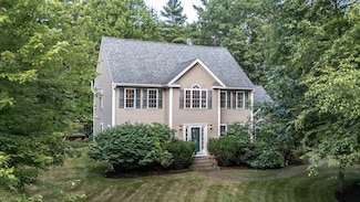 31 Tuck Dr, Fremont, NH 03044