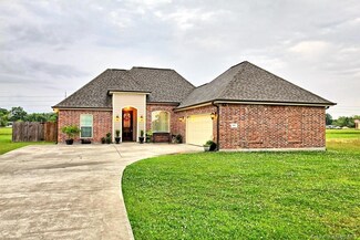 106 Hickory St, Iowa, LA 70647