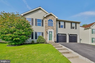 5007 Foxdale Dr, Whitehall, PA 18052