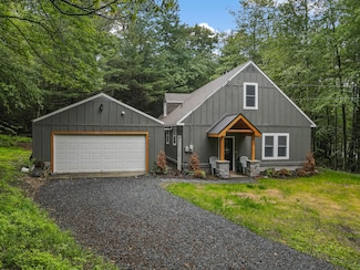 1563 Sullivan Trail, Tannersville, PA 18372