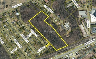 135 Hilltop St, Morganton, NC 28655