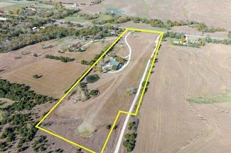 6811 E 1st St, Newton, KS 67114