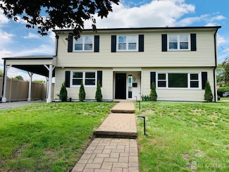 9 Huxley Dr, Old Bridge, NJ 08857
