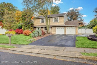 20 Lake Ontario Ln, Morganville, NJ 07751
