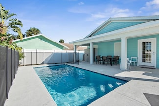 27 Malacompra Rd, Palm Coast, FL 32137