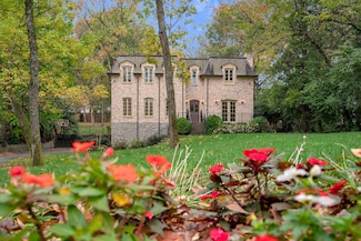 4317 Signal Hill Dr, Nashville, TN 37205
