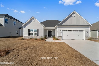 708 Regiment Rd, Jacksonville, NC 28546