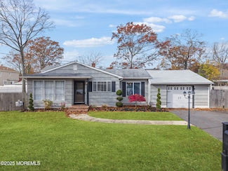 72 Shasta Ln, Toms River, NJ 08753