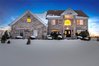 19 Hines Farm Dr, Cumberland, RI 02864