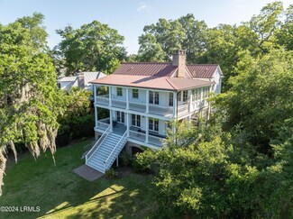 16 Wrights Point Cir, Beaufort, SC 29902
