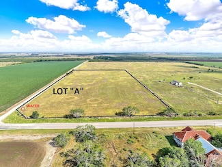 1347 County Road 463, Stockdale, TX 78160