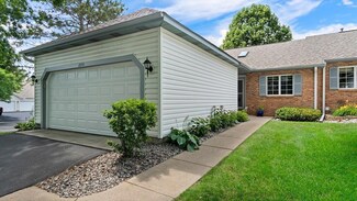 2711 Lake Court Cir Unit 105, New Brighton, MN 55112