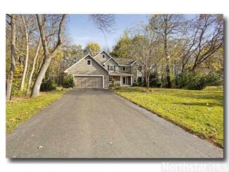 26050 26050 Shorewood Oaks Dr, Shorewood, MN 55331