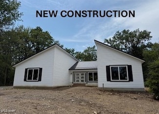 3940 Ellendale Rd, Chagrin Falls, OH 44022