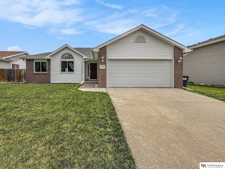 1828 SW 33rd St, Lincoln, NE 68522