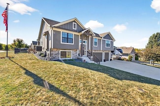 710 Ridge Crest Dr, Raymore, MO 64083