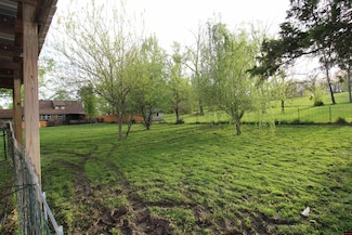 305 Pine Grove Rd, Willow Springs, MO 65793