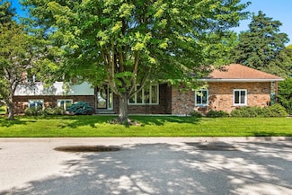 615 Hall Ave, Oconto, WI 54153
