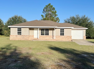 6121 Robin Rd, Crestview, FL 32539