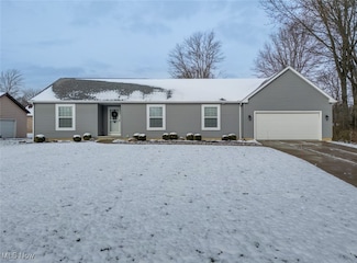 27 Oviatt Dr, Northfield, OH 44067