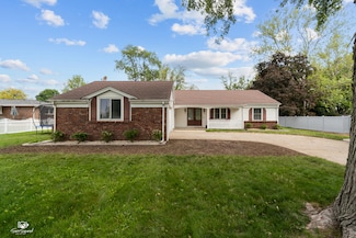 1245 W Lotus Ln, Kankakee, IL 60901