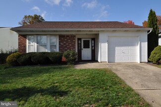 304 Wagon Wheel Cir, Columbus, NJ 08022