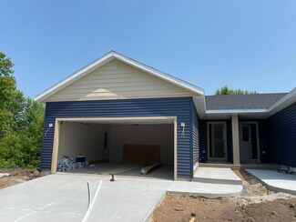 25 8th St NE, Plainview, MN 55964