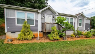 11 Bartlett Ave, Black Mountain, NC 28711