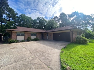 613 Willow Bend Dr, Lufkin, TX 75901