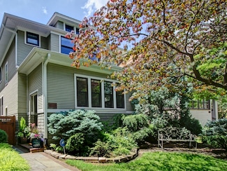 415 N Taylor Ave, Oak Park, IL 60302