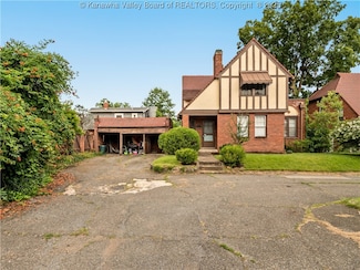 5 Manor Place, Charleston, WV 25311