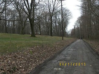 3 Murray Rd, Valencia, PA 16059