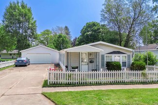 820 N Van Buren St, Auburn, IN 46706
