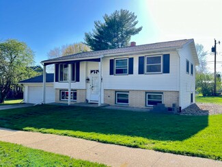 715 Connie Rd, Baraboo, WI 53913