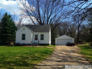 2222 2222 17th Ave E, North St. Paul, MN 55109