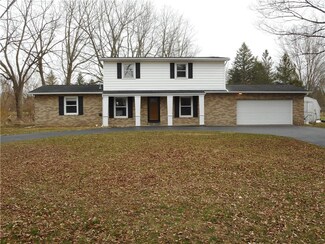 330 Taylor Rd, Honeoye Falls, NY 14472