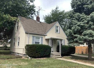 22069 Lambrecht Ave, Eastpointe, MI 48021
