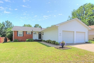 6112 E 21st St, Tulsa, OK 74114
