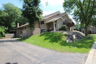 5304 Yorktown Ln N, Plymouth, MN 55442