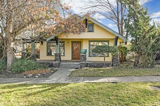94 N Third St, Ashland, OR 97520