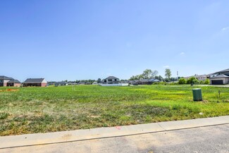 8847 Pebble Creek Dr, Newburgh, IN 47630