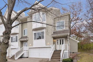 725 Fairfield Cir Unit 44, Hopkins, MN 55305