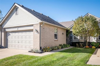 41063 Millbrook Dr, Sterling Heights, MI 48314