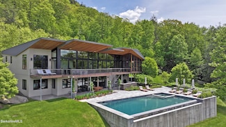 113 Brush Hill Rd, Great Barrington, MA 01230