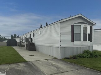 20456 Harmony Dr, Clinton Township, MI 48036