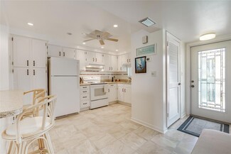 9320 S Hollybrook Lake Dr Unit 210, Pembroke Pines, FL 33025