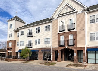 1410 4th Street Dr NW Unit 301, Hickory, NC 28601