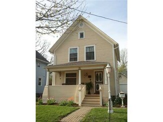 225 Moores River Dr, Lansing, MI 48910