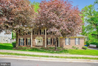9822 Five Oaks Rd, Fairfax, VA 22031