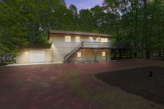 289 Towamensing Trail, Albrightsville, PA 18210